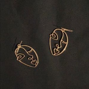 brandy melville earrings !